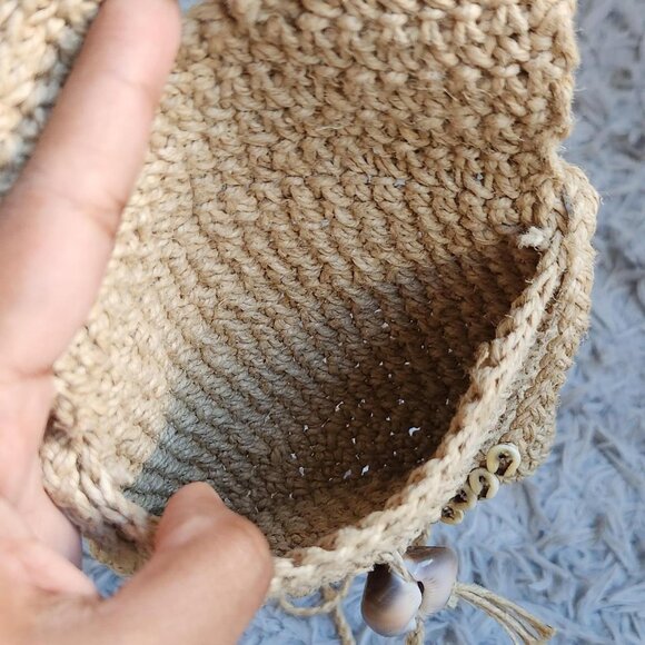 Hemp Cowrie Shell Purse - Picture 3 of 6